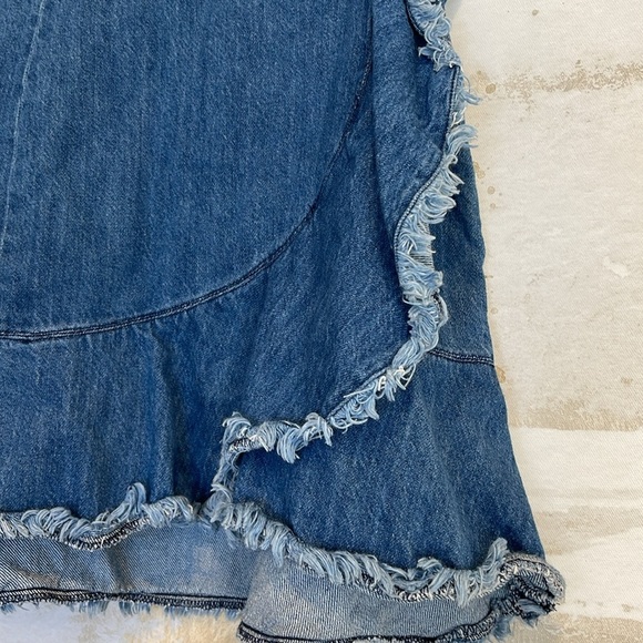 Lightweight Denim Skirt with side zipper - Picture 2 of 6